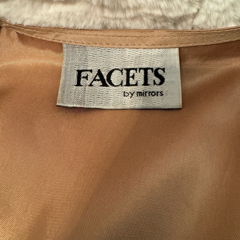 Vest made by Facets covered in Teddy Bears. Size S. Adjustable w/tie. Br… - Picture 13 of 14